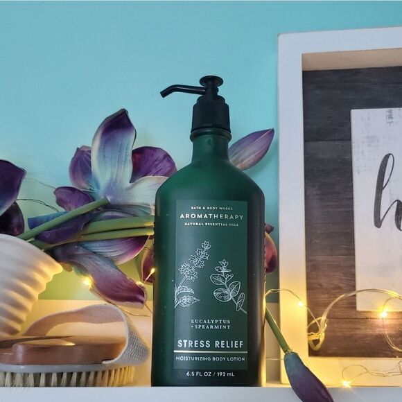 Bath & Body Works Aromatherapy Stress Relief Eucalyptus & Spearmint Body… - Picture 2 of 5